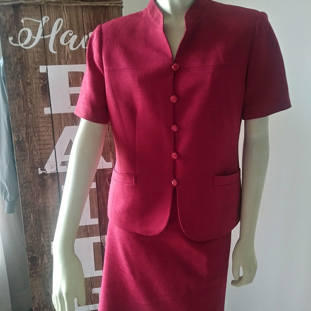 KASPER  red suit